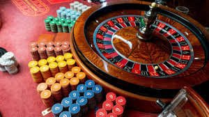 Fase pertaruhan Texas Poker dengan visualisasi flop, turn, dan river di paito sdy
